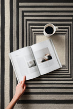 Allure 103 Siyah Bej Çizgili Tasarım Halı Yıkanabilir Halı İnce Kilim Halı Oturma Odası Salon Halısı