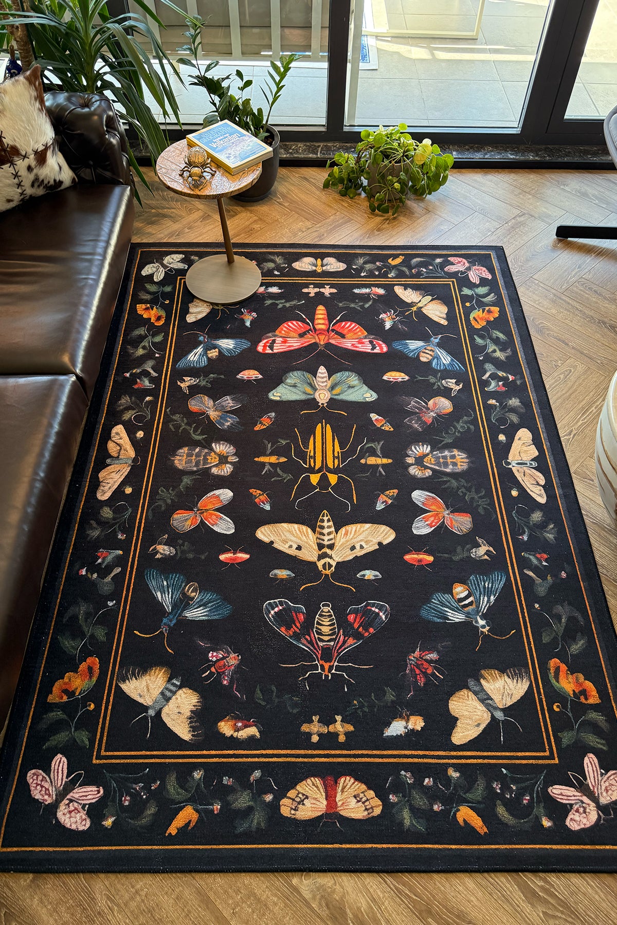 Fiora 218 Siyah Kelebekli Çiçekli Halı Tasarım Modern Oturma Odası İnce Yazlık Ev Oda Salon Halısı