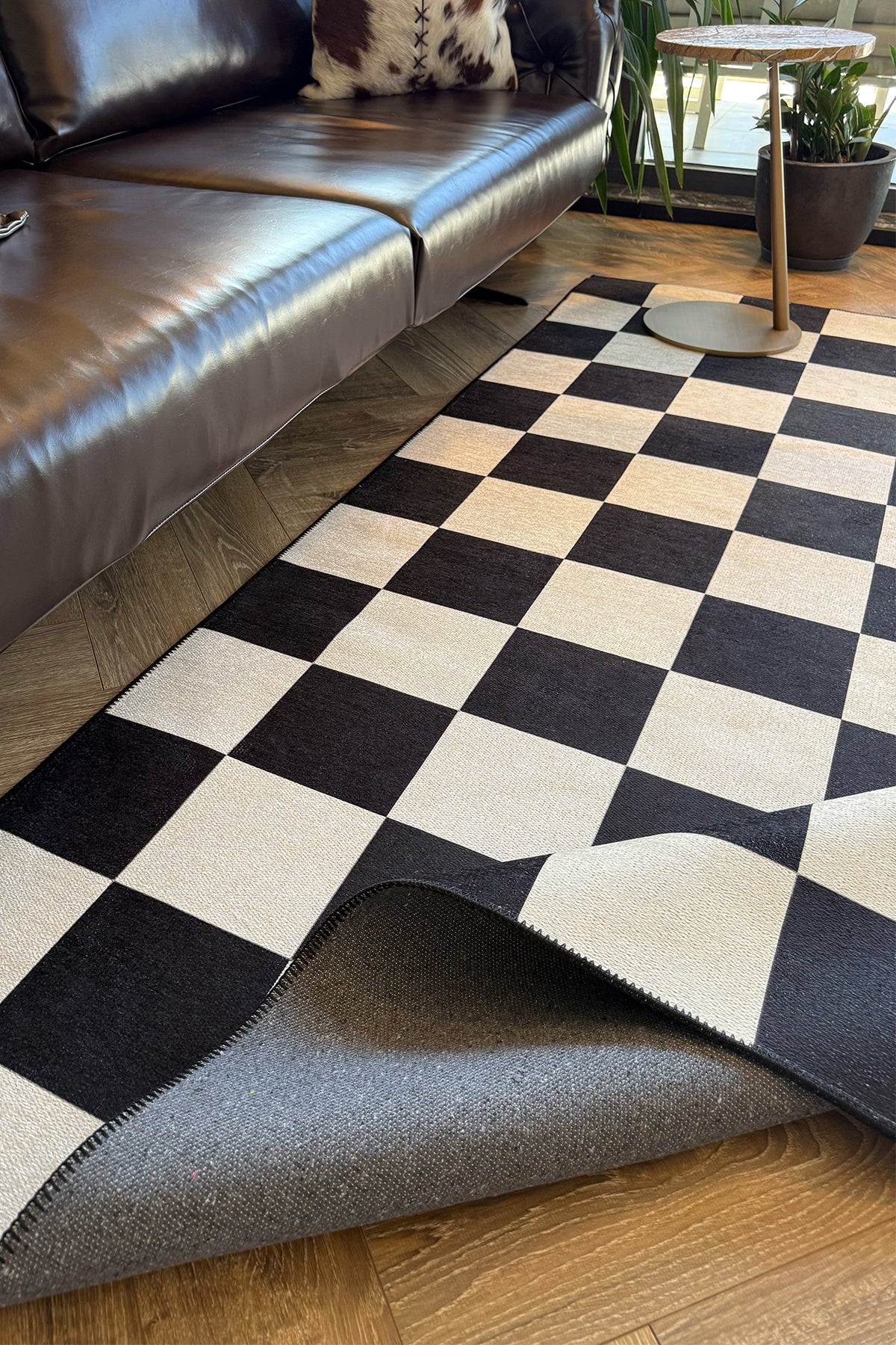 Odessa 501 Damalı Halı Siyah Krem Yıkanabilir Dokuma Taban İnce Halı Oturma Odası Salon Halısı